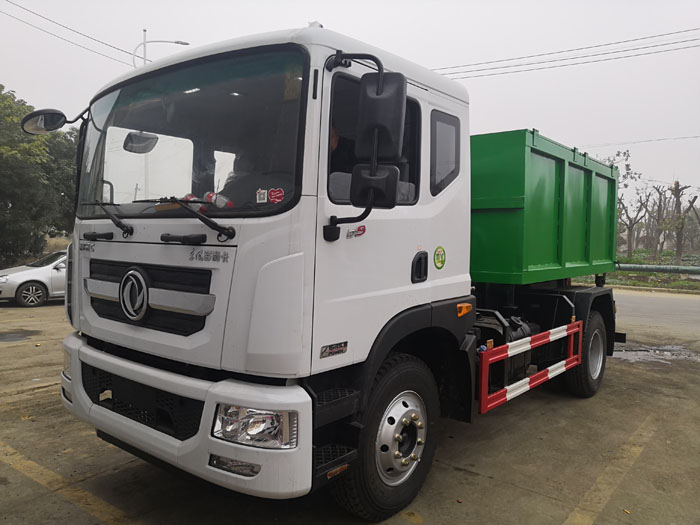 垃圾清运车